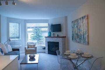 Glamping for 4 Guests in Whistler, Whistler Blackcomb, Picture 1