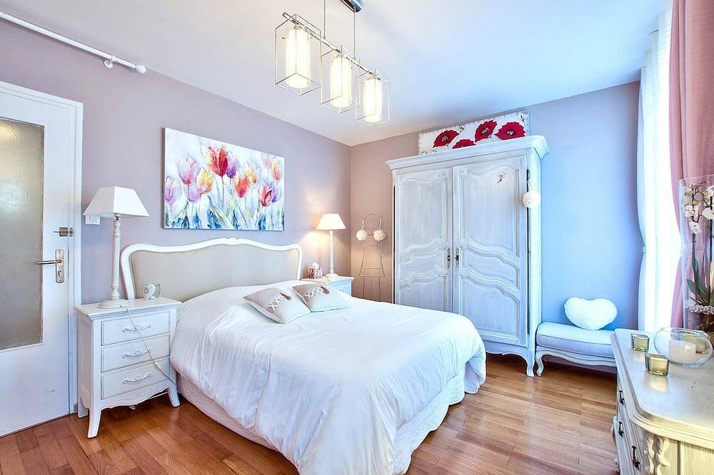 Entire apartment, “La Romance”: voluptuous and cozy! - Air conditioning and free/secure parking! in Villeurbanne, Rhône