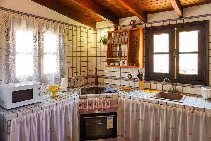 Gîte pour 4 personnes, avec jardin et vue dans Tamaimo - 4