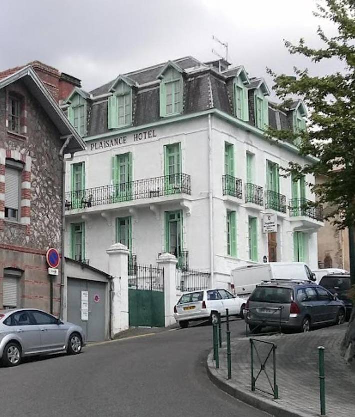 Hôtel pour 4 personnes, avec balcon et vue