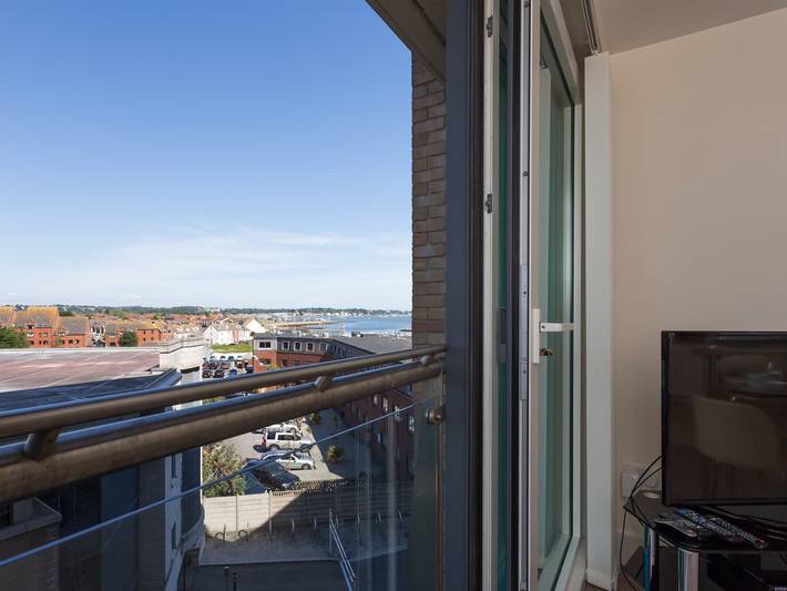 Entire apartment, Poppies - Apartment on Poole Quay with Parking in Poole, Poole Harbour