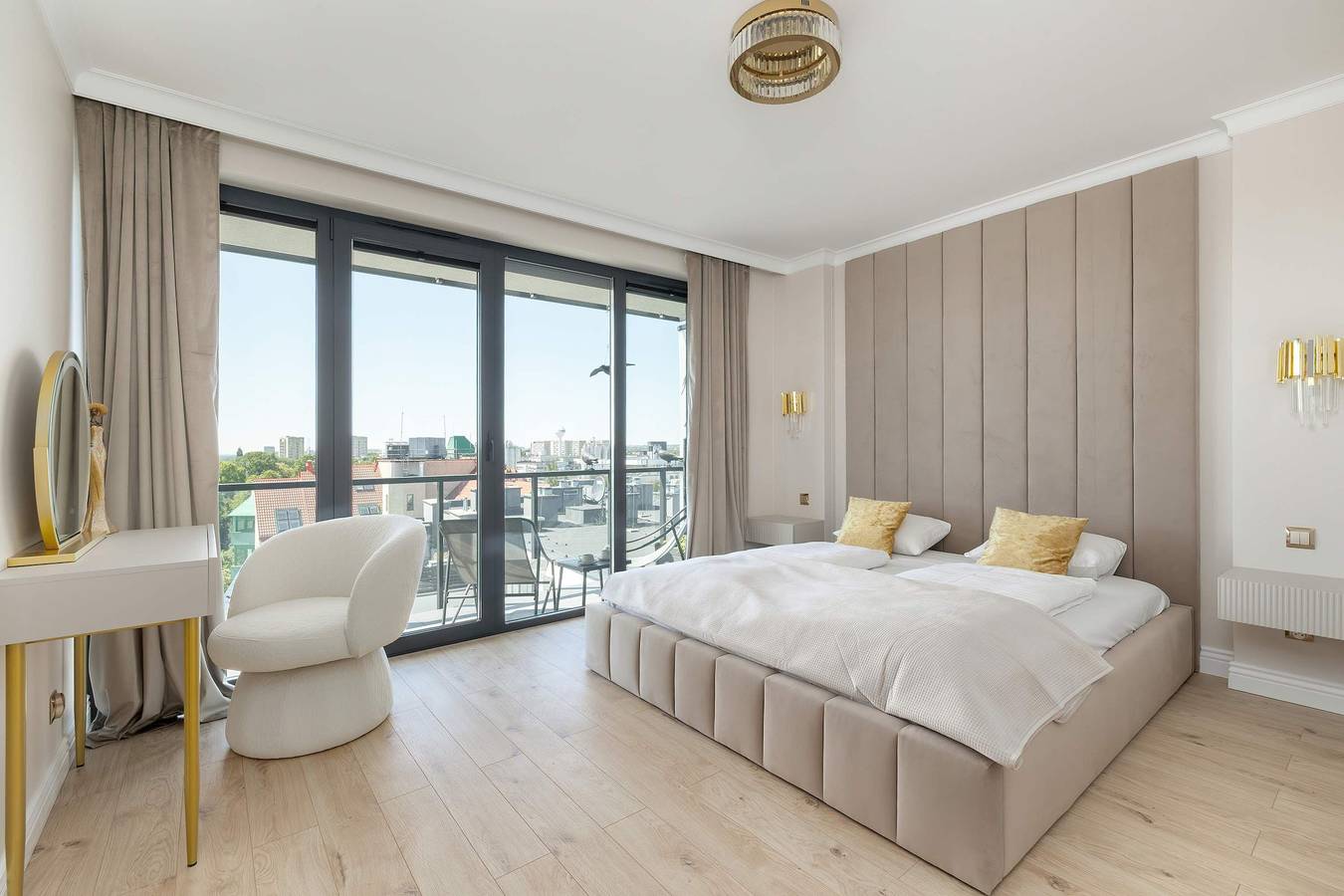 Entire apartment, Chmielewskiego 24A Szczecin Dazzling Apartment Parking in Szczecin, Polish Baltic Sea