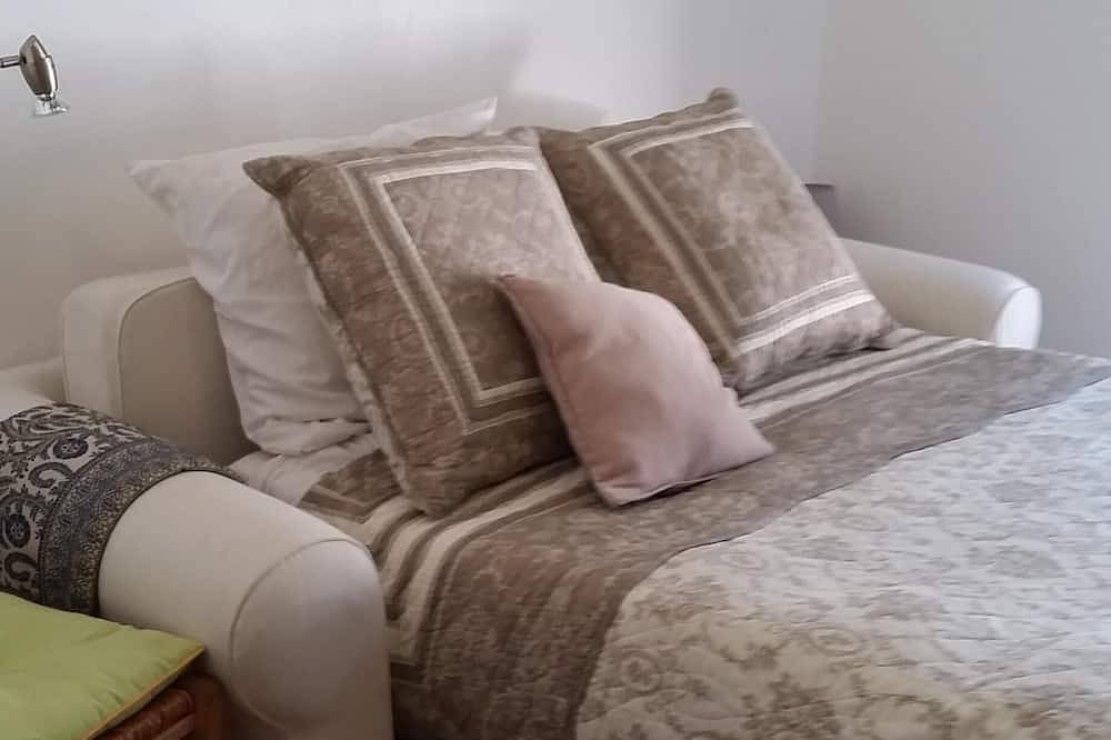 Charming air-conditioned villa with garden and swimming pool in Beaucaire, Nimes und Umgebung
