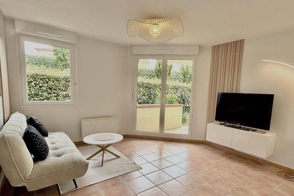 Apartamento entero, Apartamento-Confortable-Baño con bañera-Terraza in Castelnau-d'Estrétefonds, Alto Garona