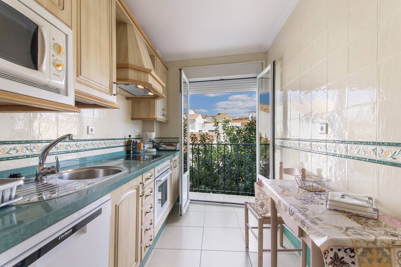 Apartamento entero, Apartamento 'Pepita Feria' con balcón, Wi-Fi y aire acondicionado in Valverde del Camino, Provincia de Huelva