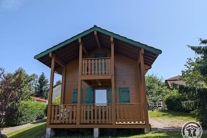Gîte pour 6 personnes, avec balcon dans Saint-Clément-de-Vers