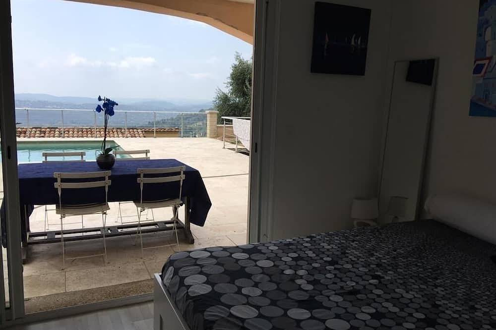 Villa Standing -piscine Privée et Jacuzzi 20 mn de Cannes in Grasse, Region de Cannes