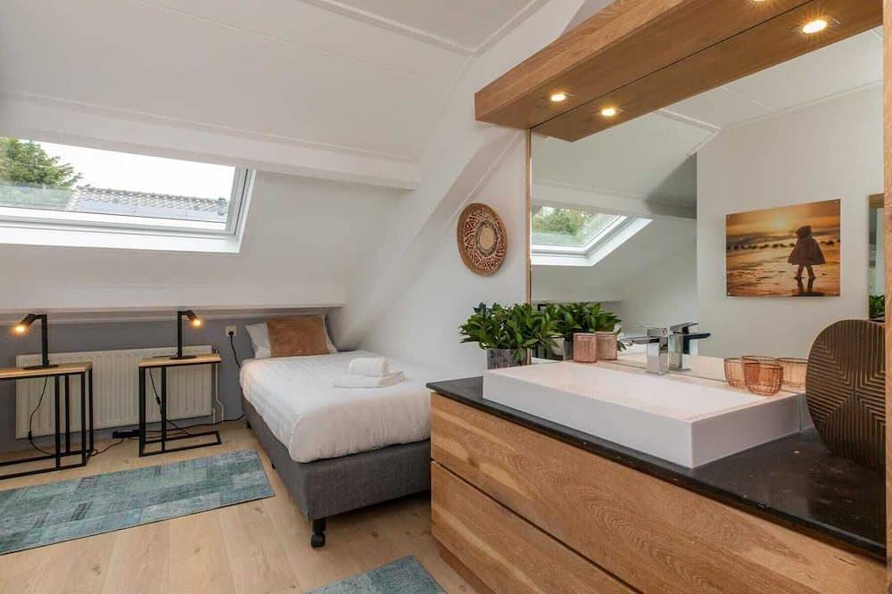Ferienhaus in Zeeland am Strand in Groot Valkenisse, Biggekerke