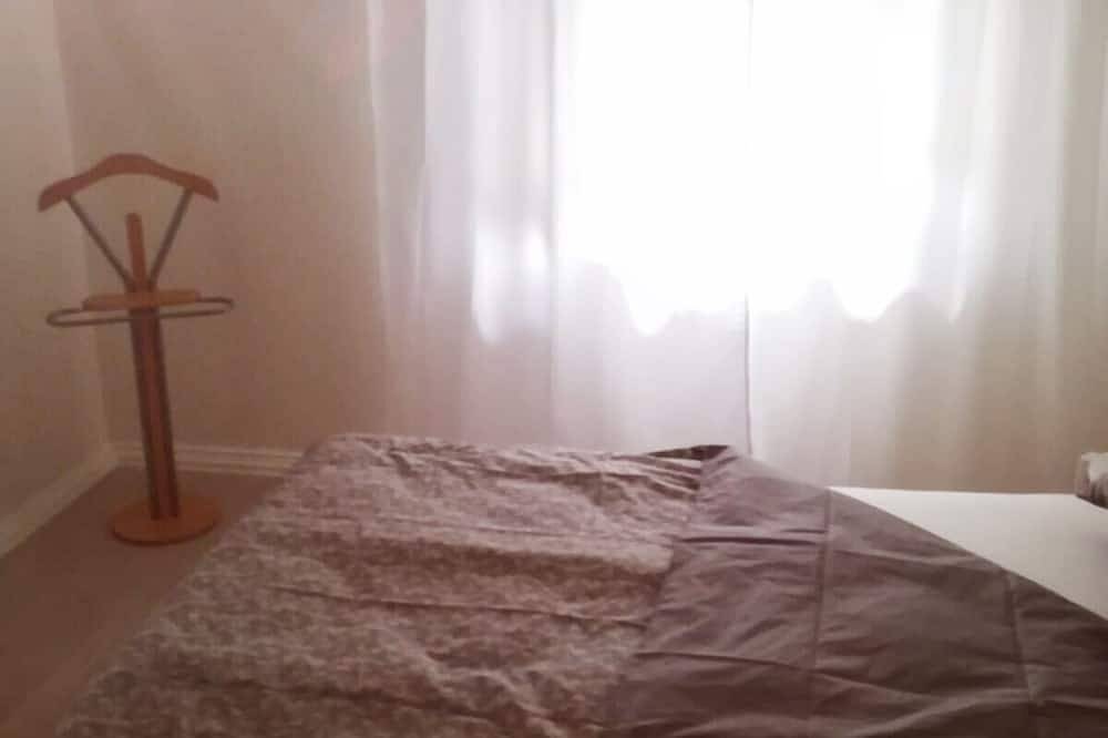 Ganze Wohnung, Komplett ausgestattete Ferienwohnung mit Dachterrasse in Bad Camberg, Taunus