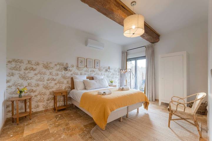 Location de vacances pour 10 personnes, avec jardin ainsi que piscine et terrasse à Cricquebœuf - 4