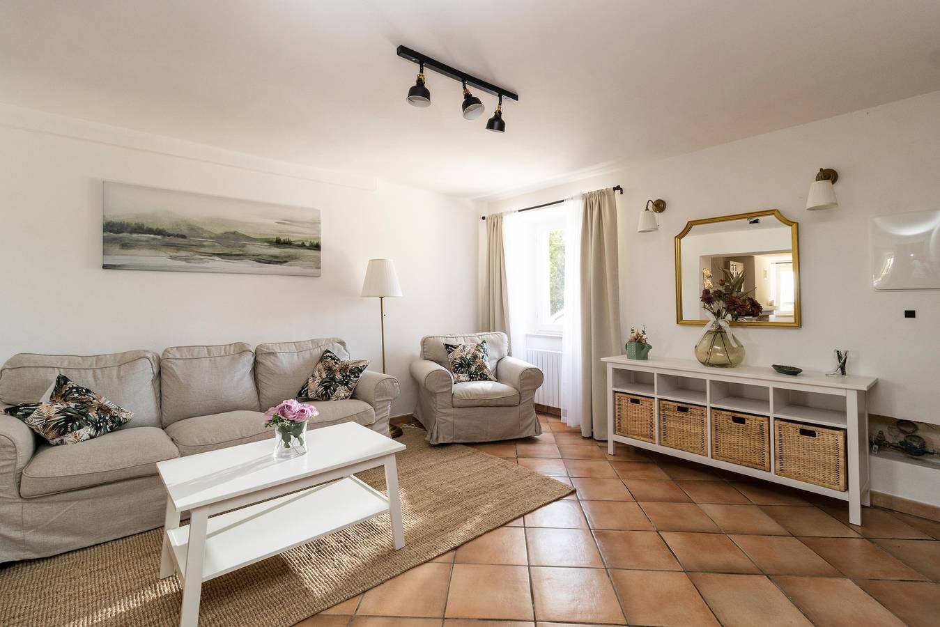 Holiday Home 'Bed and Breakfast Biancalana' with Mountain View, Private Terrace and Wi-Fi in Petritoli, Fermo Province