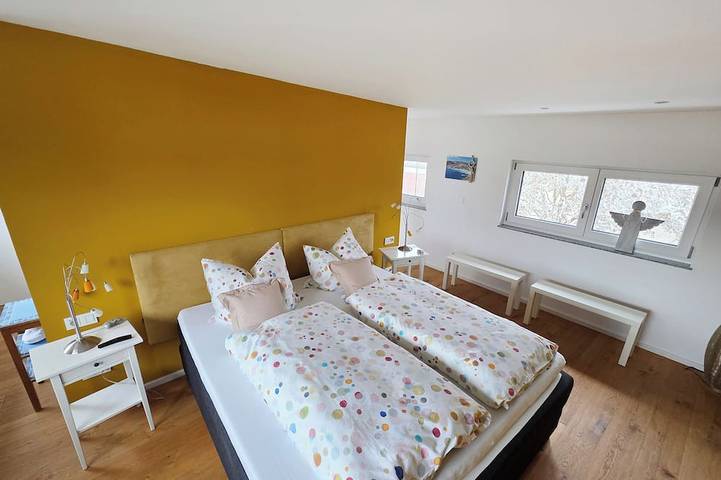 Ganze Wohnung, Moderne gepflegte und gemütliche Ferienwohnung in Donaustauf bei Regensburg 3 Sz in Donaustauf, Ostbayern