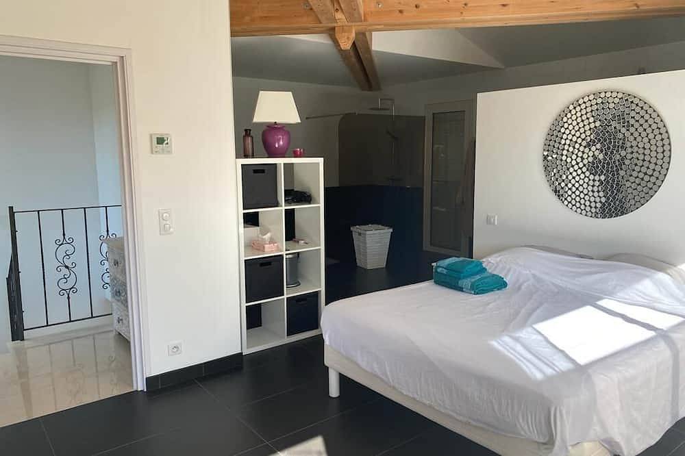Villa With Pool And Green Areas in Bormes-les-Mimosas, Parc national Port-Cros