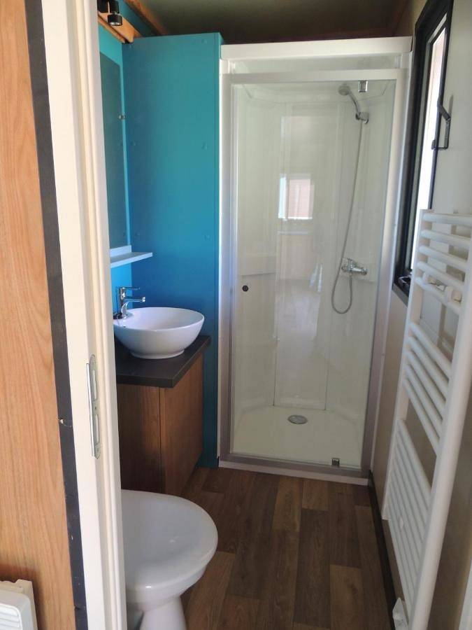 Location de vacances pour 2 personnes, avec terrasse ainsi que jardin et jacuzzi, animaux acceptés à Angoulins - 2