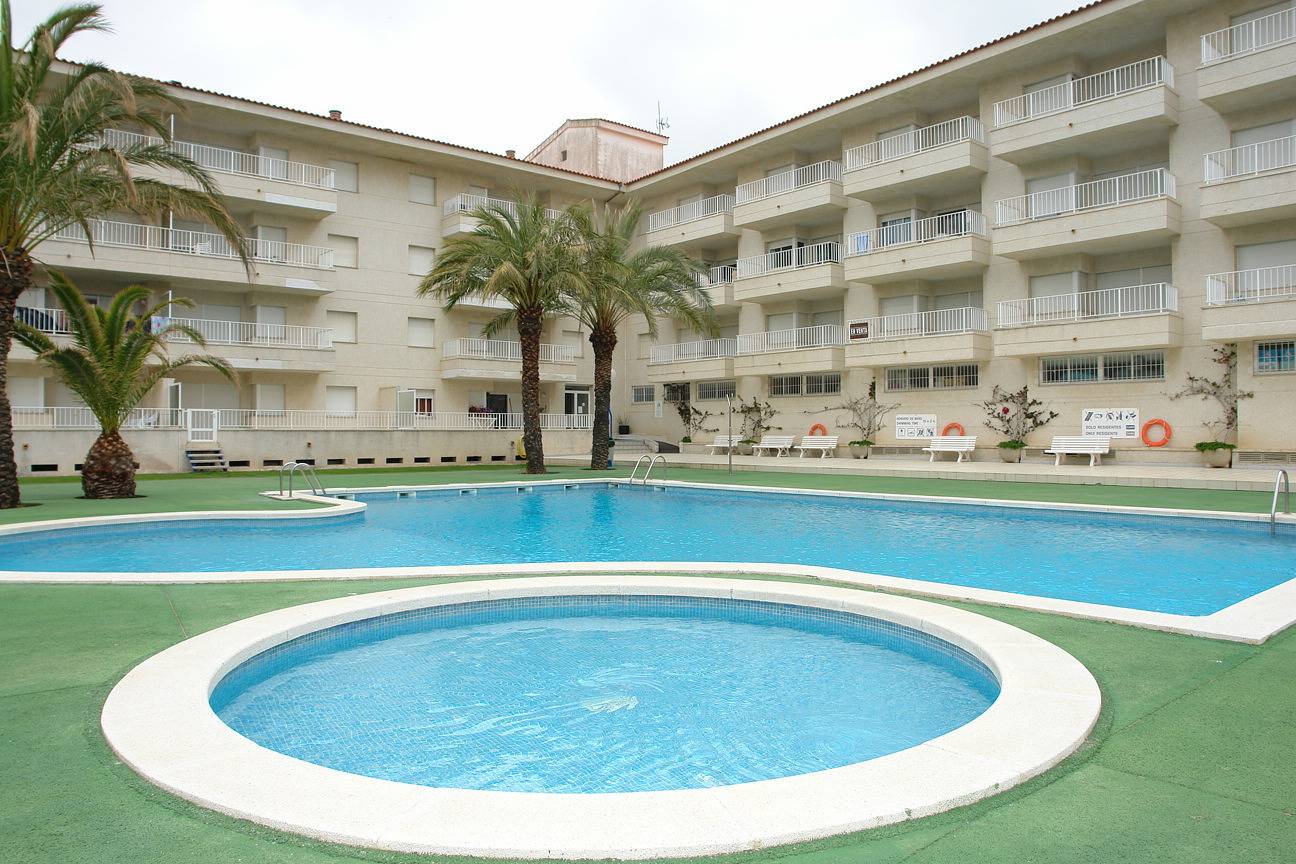 Apartamento entero, Apartamento 'Blaumar B310' con piscina compartida, terraza privada y Wi-Fi in L' Estartit, Estartit