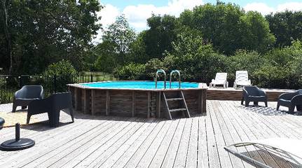 Gîte pour 6 personnes, avec terrasse ainsi que piscine et jardin en Gironde