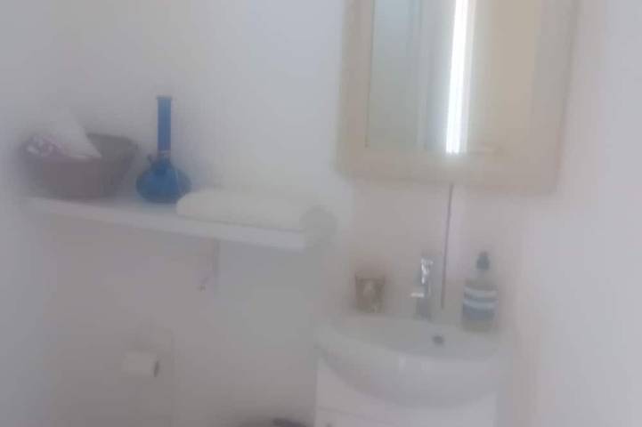 Appartement entier, Appartement plain-pied indépendant au calme absolu, centre à 500m in Lavelanet, Ariège