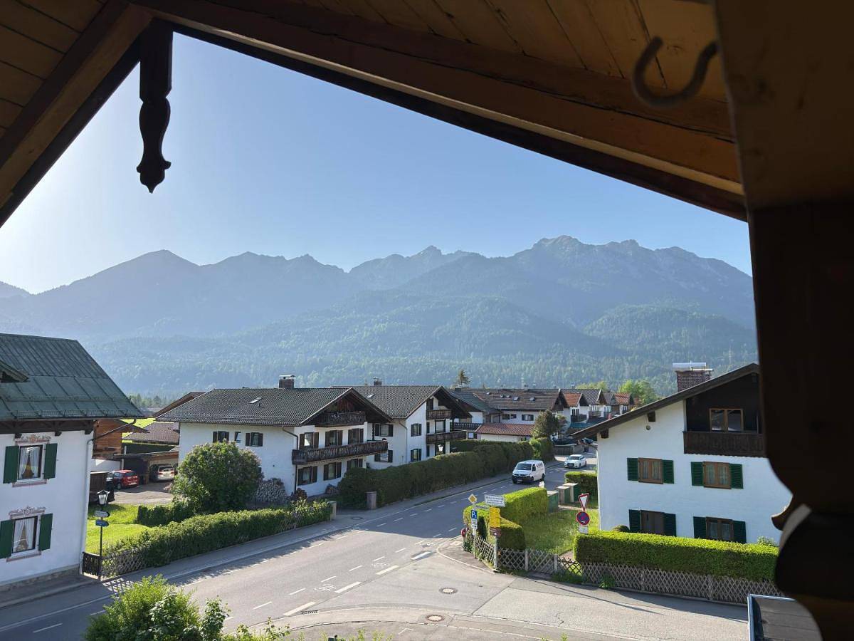 Alpenvilla Liboria Wallgau mit Sauna Garten und 5 Schlafzimmern in Wallgau, Walchensee