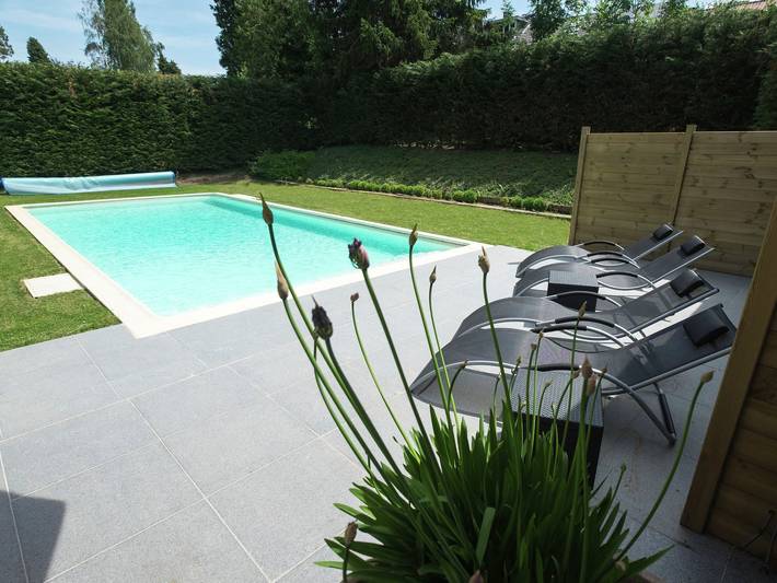 Villa pour 13 personnes, avec Terrasse ainsi que Jardin et Piscine à Hastière