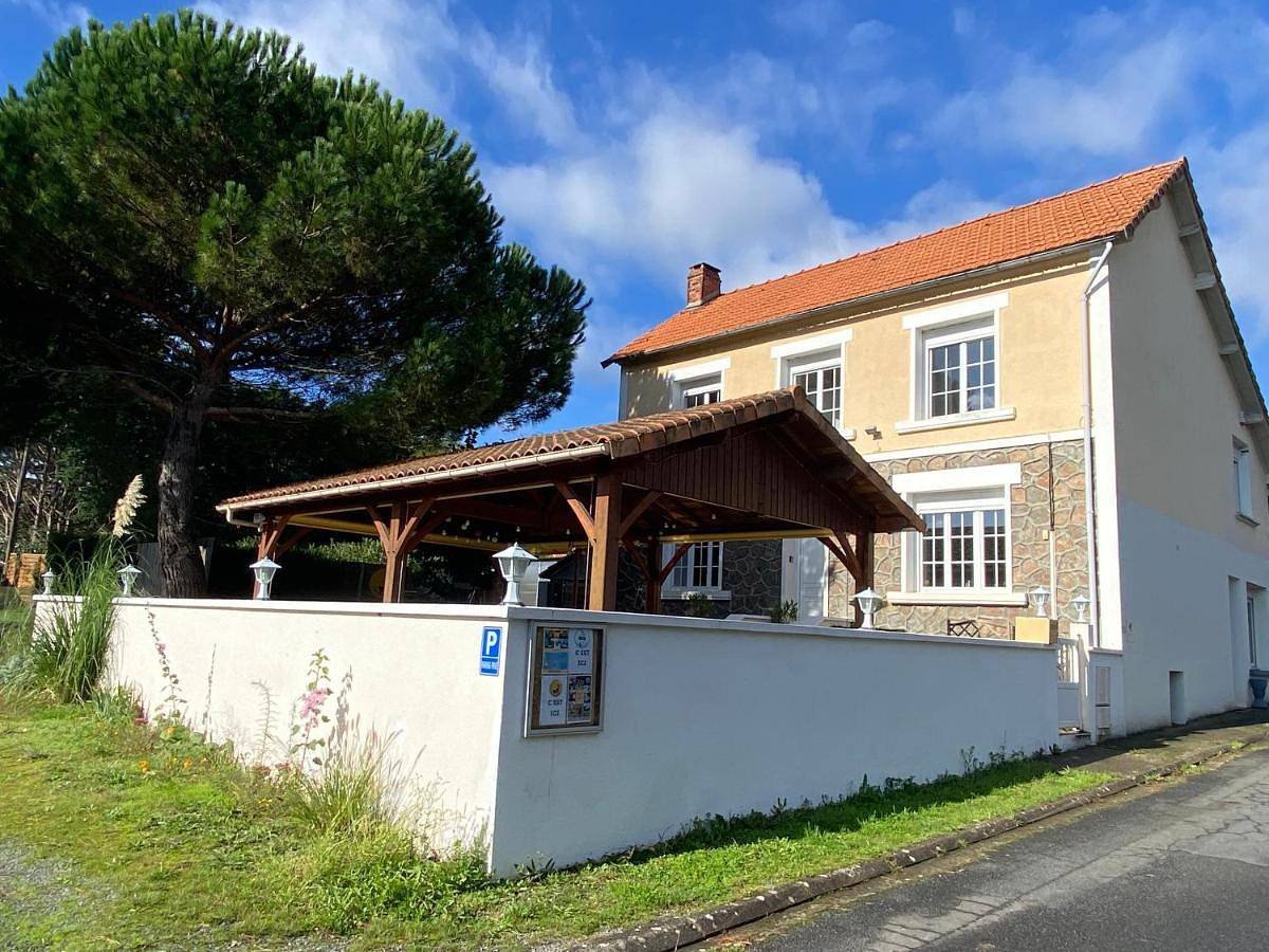 La Maison du Parloir in Queaux, Vienne (France)