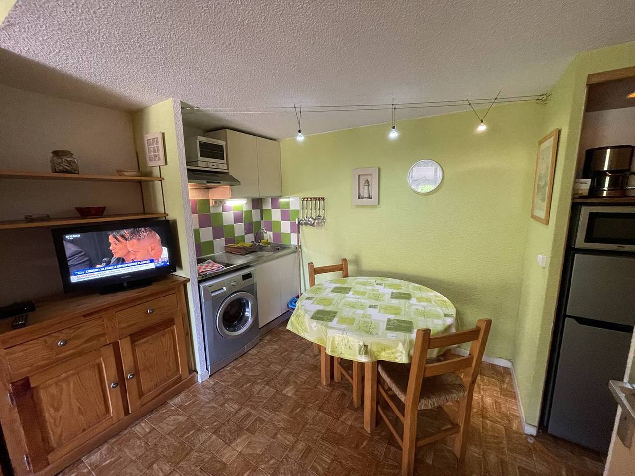 Charmant pavillon 2 pièces + mezzanine, 5 couchages, proche plage, terrasse, parking, animaux admis in Saint-Cyprien, Côte d'Améthyste