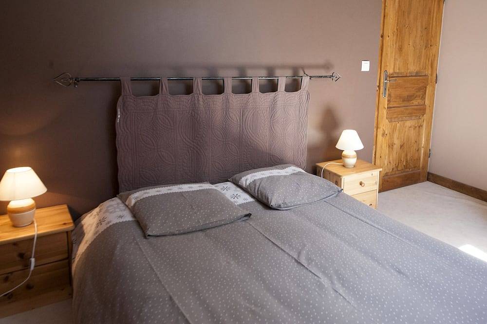 Gîte, 12 personnes, confortable et spacieux, in La Pesse, Parc naturel régional du Haut-Jura