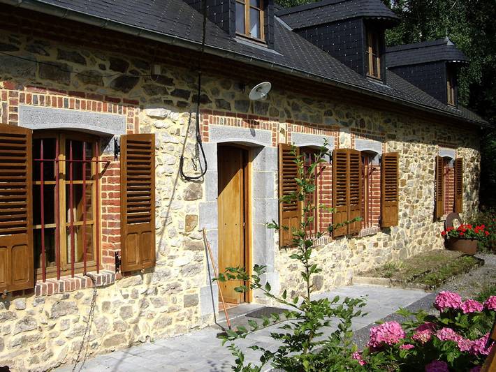 Gîte pour 8 personnes, avec terrasse et jardin