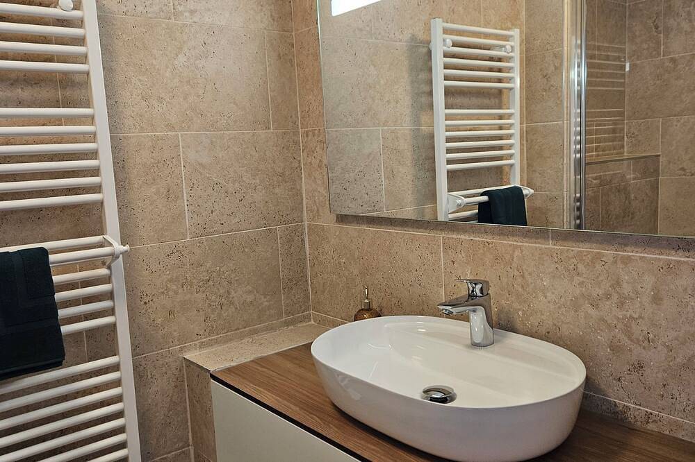 Ideal family home in a charming Provencal village in Puget-Ville, Toulon region