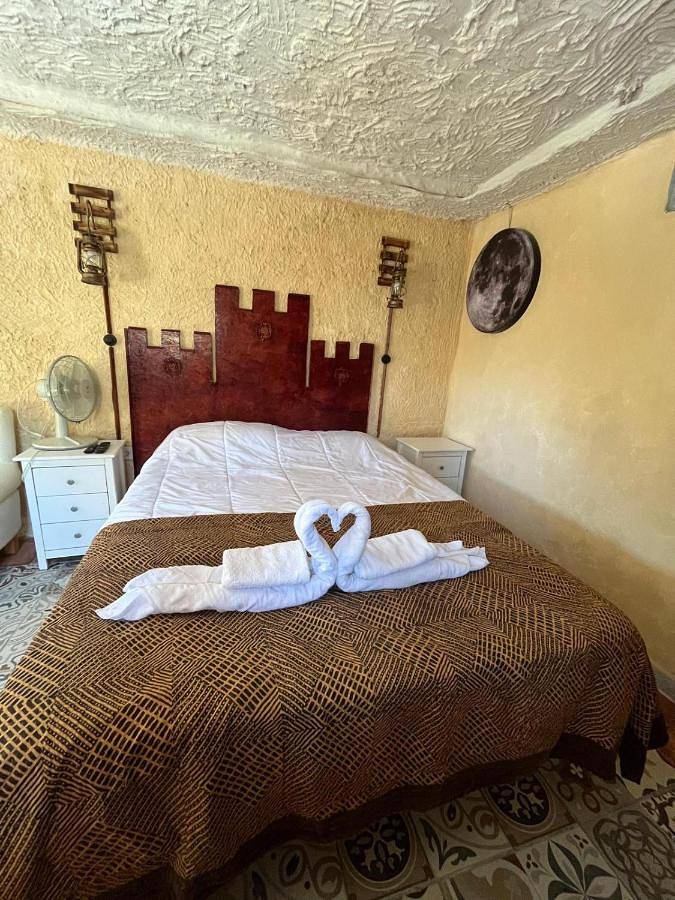 Cabañas Rústicas dentro de la Finca El Castillo in La Cabrera, Provincia de Madrid