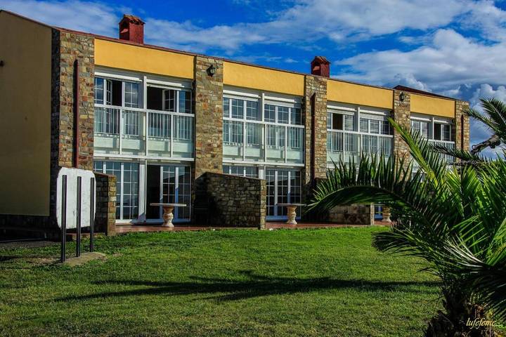 Apartamento para 4 personas, con vistas y jardín en Gozón