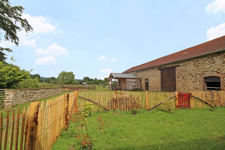 Gîte pour 8 personnes, avec jardin à Saint-Yrieix-la-Perche - 3