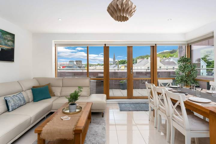 Gîte pour 8 personnes, avec Terrasse à Clifden