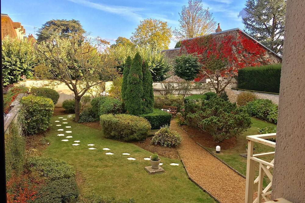 Entire apartment, Apartment with terrace in Chartres, Chartres region
