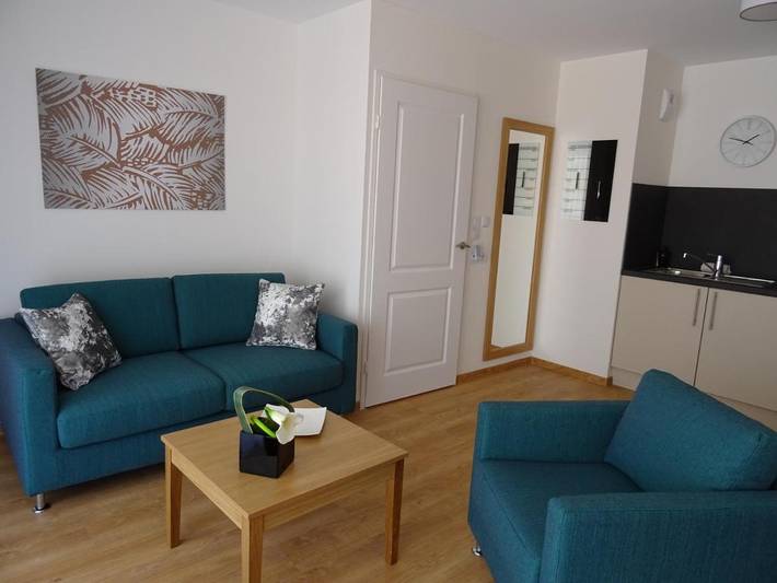 Location de vacances pour 2 personnes, avec jardin et vue ainsi que piscine et sauna, animaux acceptés à Besançon - 4