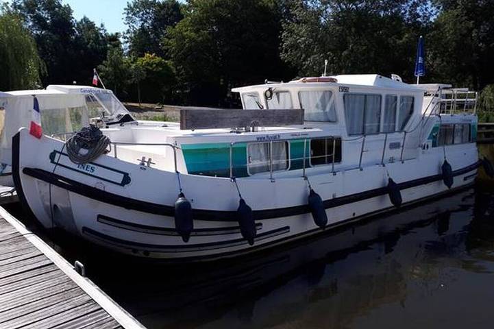 Péniche pour 7 personnes, animaux acceptés à Chenillé-Changé