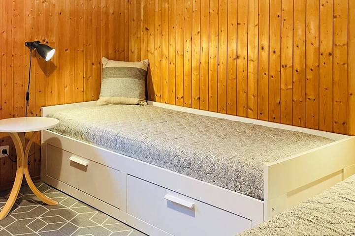 Ferienhaus, 200 m vom See, eigener eingezäunter Garten, Urlaub mit Hund in Postmünster, Ostbayern