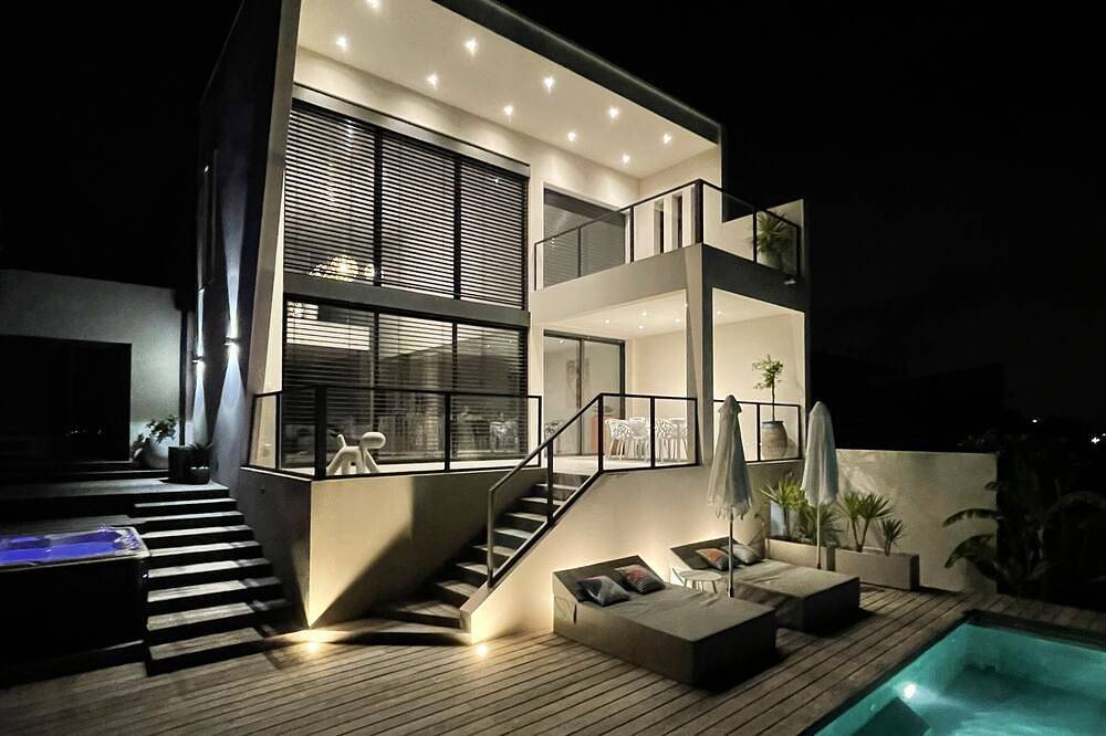 Villa d’architecte vue golf in Juvignac, Côte méditerranéenne (France)