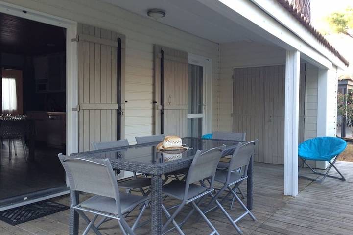 Chalet pour 8 personnes, avec terrasse à Gassin