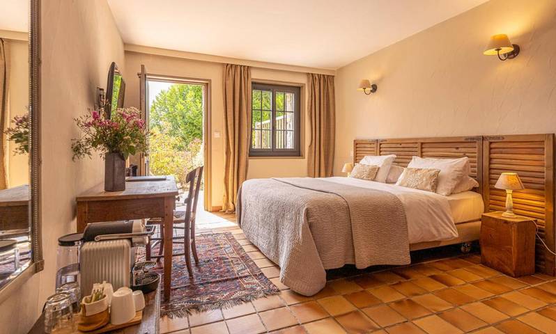 Gîte pour 2 personnes, avec Balcon et Terrasse ainsi que Jardin et Piscine à Levie - 3