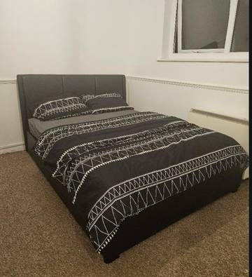 Holiday Home for 4 People in Havering, London, Photo 1
