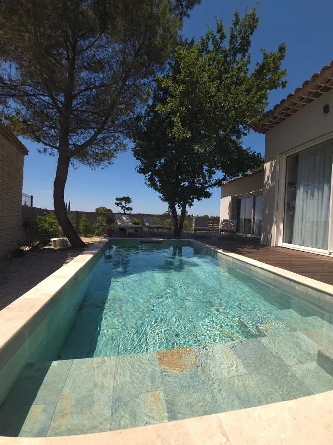 Chalet para 6 personas, con piscina y jacuzzi además de sauna y jardín - 1