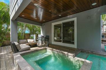 Vacation House for 15 Guests in Bradenton Beach, Anna Maria Island, Picture 3