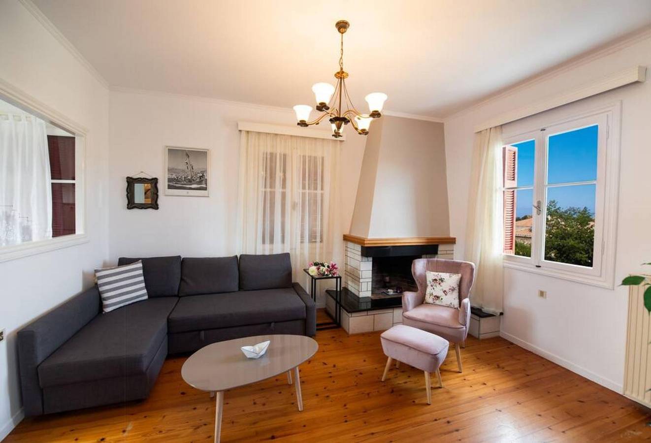 Ganze Wohnung, Ferienwohnung für 6 Personen mit Terrasse in Griechenland