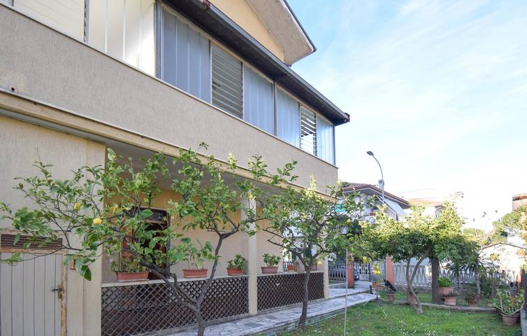 Ganze Ferienwohnung, Gemütliche Gartenwohnung in Flussnähe + Restaurant in Villa Rosa, Martinsicuro