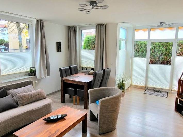 Ferienwohnung für 2 Personen, mit Seeblick und Balkon, kinderfreundlich an der Müritz