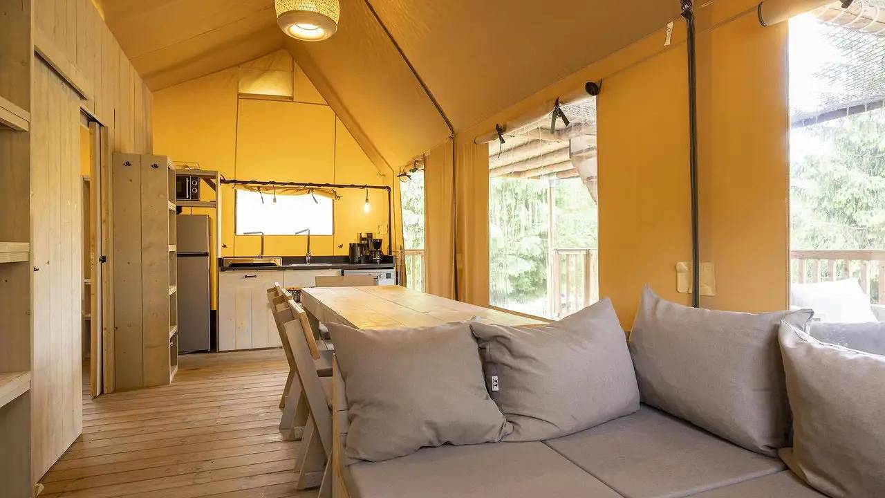 Geheel vakantieappartement, Vakantieappartement voor 9 personen met tuin in Turnhout, Antwerpen en omgeving