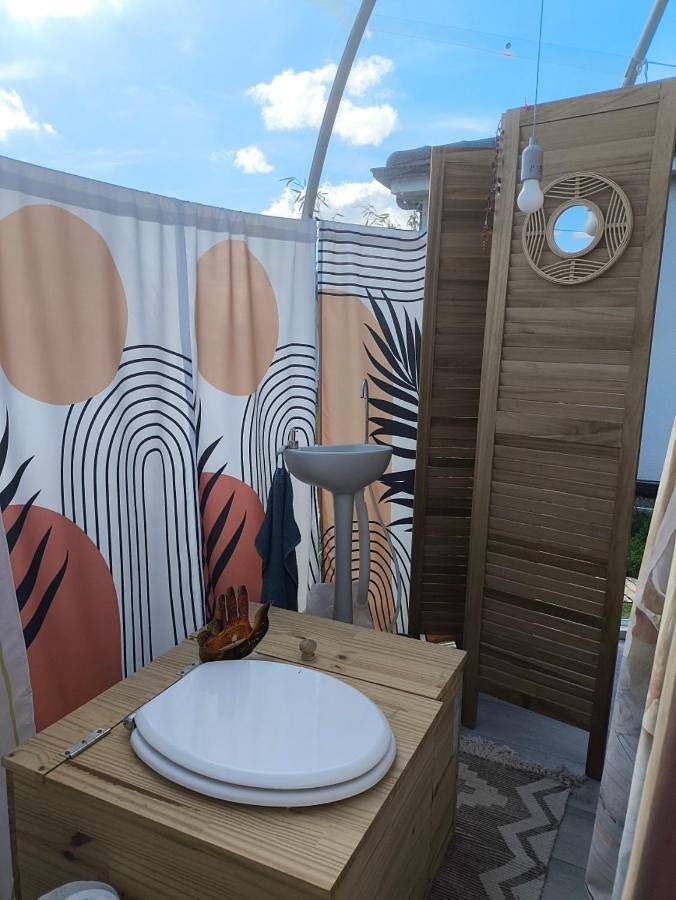Tente pour 2 personnes, avec jardin et jacuzzi, animaux acceptés dans Allier - 4