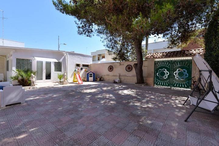 Location de vacances pour 2 personnes, avec jardin à Torre Dell'orso - 2