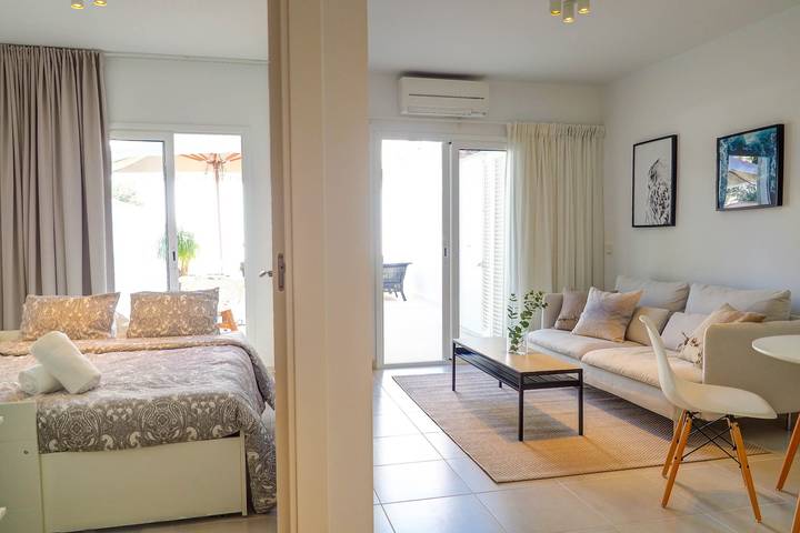 Entire apartment, Camelot Apartment in Platja Fonda (Sitges), Sitges