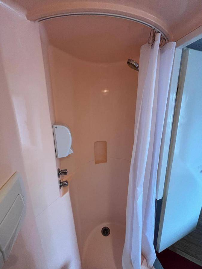Triple Room (1 Double Bed + 1 Bunk Bed) in Fontenay-Trésigny, Seine-et-Marne